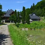 три сосни Appartement Kossiv